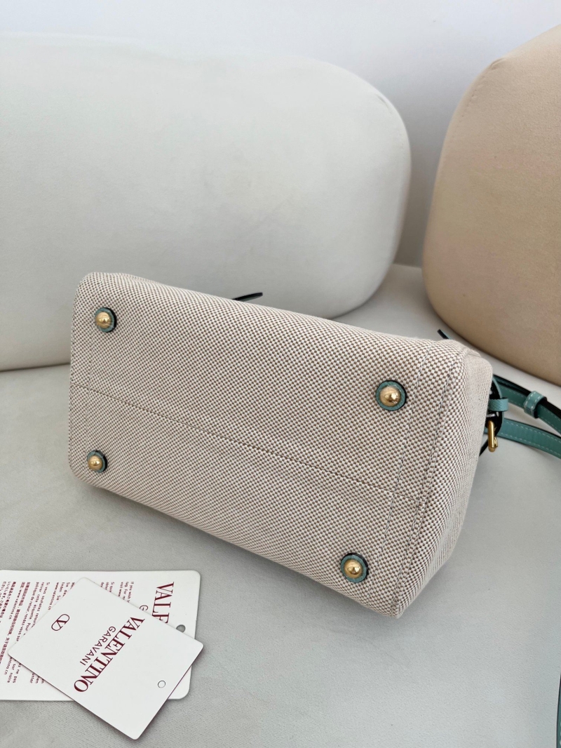 Va1e*ntin0 top handle bag